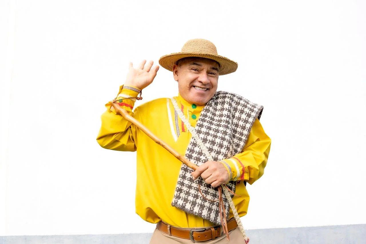 El Boyaco — Miguel Lizarazo — Soatá, Boyacá — Sábados Felices · foto promocional saludo completo