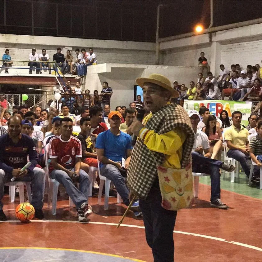 El Boyaco — Miguel Lizarazo — Soatá, Boyacá — Sábados Felices · tarima presentacion publico
