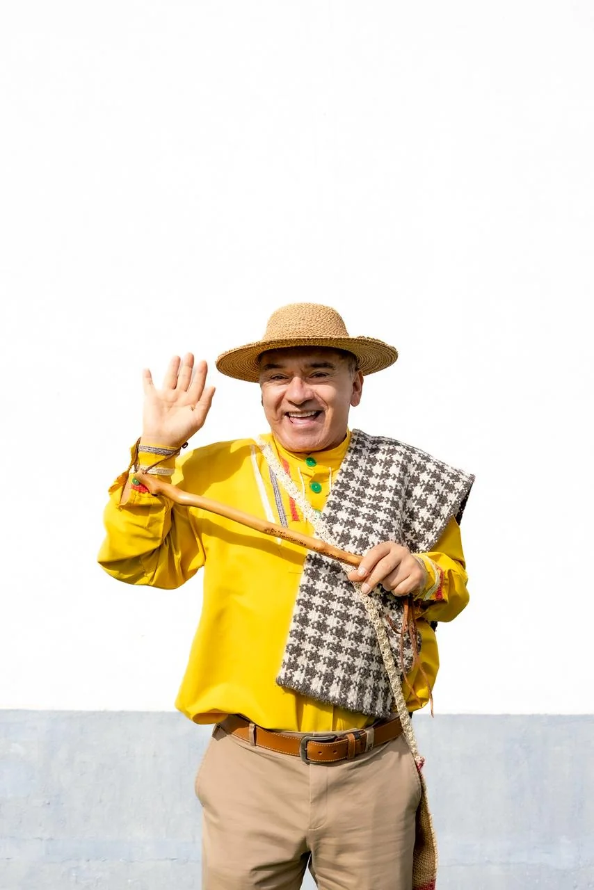 El Boyaco — Miguel Lizarazo — Soatá, Boyacá — Sábados Felices · foto promocional saludo