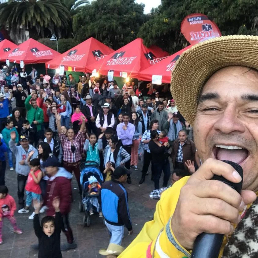 El Boyaco — Miguel Lizarazo — Soatá, Boyacá — Sábados Felices · concierto evento multitud